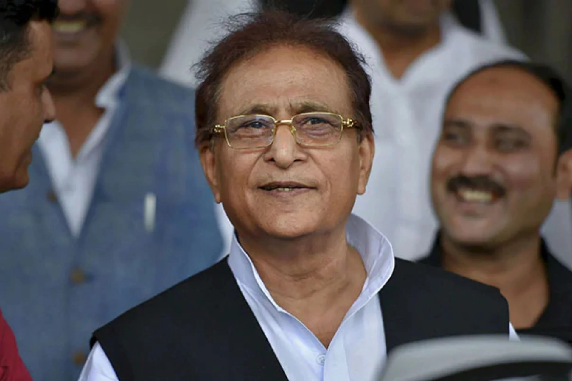 Azam Khan In Recruitment Scam CBI Court Summons