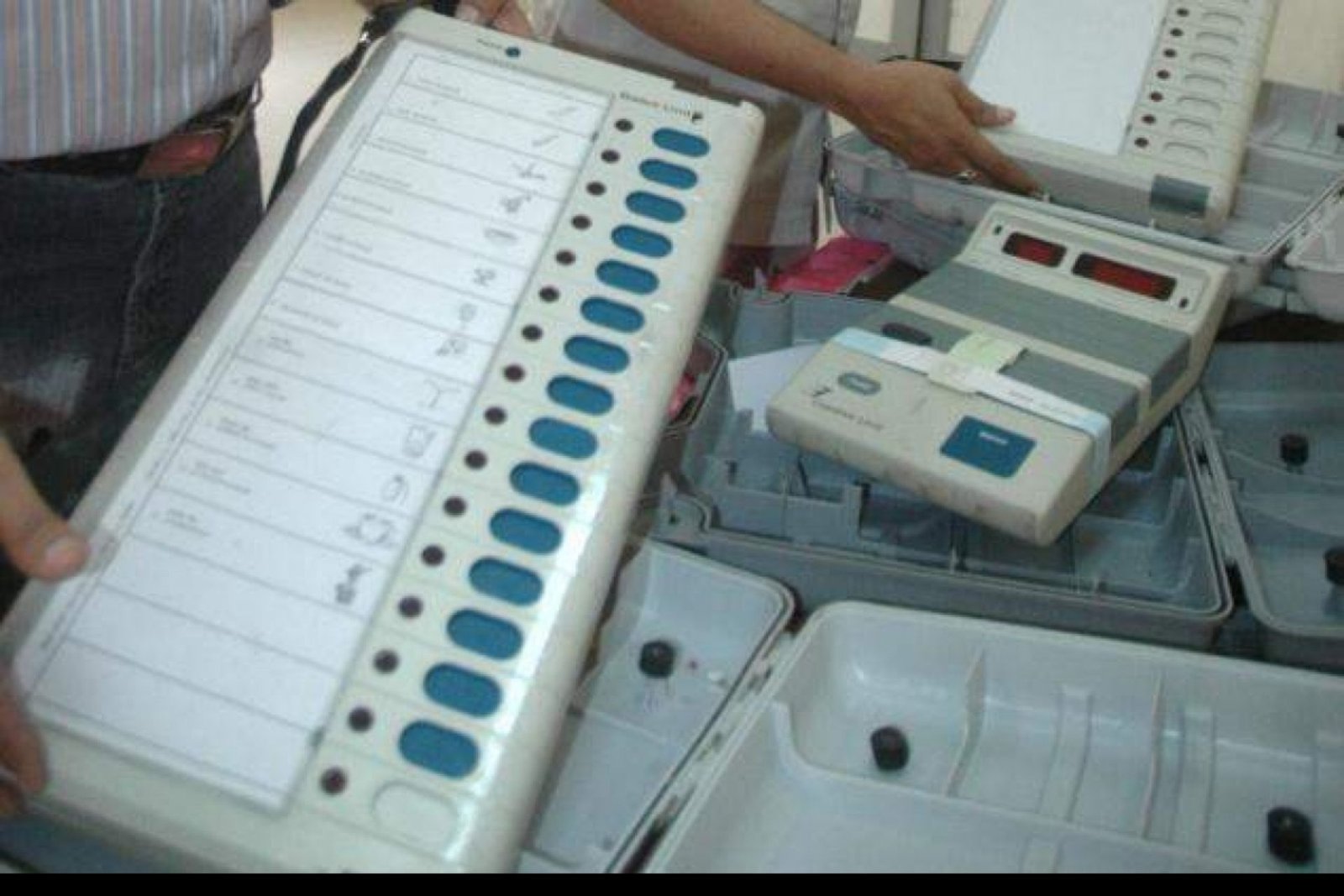 Bihar Panchayat Elections Will Use Both EVMs, Ballot Papers