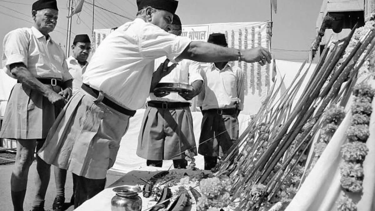 The Travancore Devaswom Board has issued a circular instructing officials to prohibit mass drills and other activities organized by the Rashtriya Swayamsevak Sangh (RSS) within temple premises. The board emphasizes that strict action will be taken against non-compliant officers. Congress has voiced its support for the circular, accusing the RSS of spreading hatred.