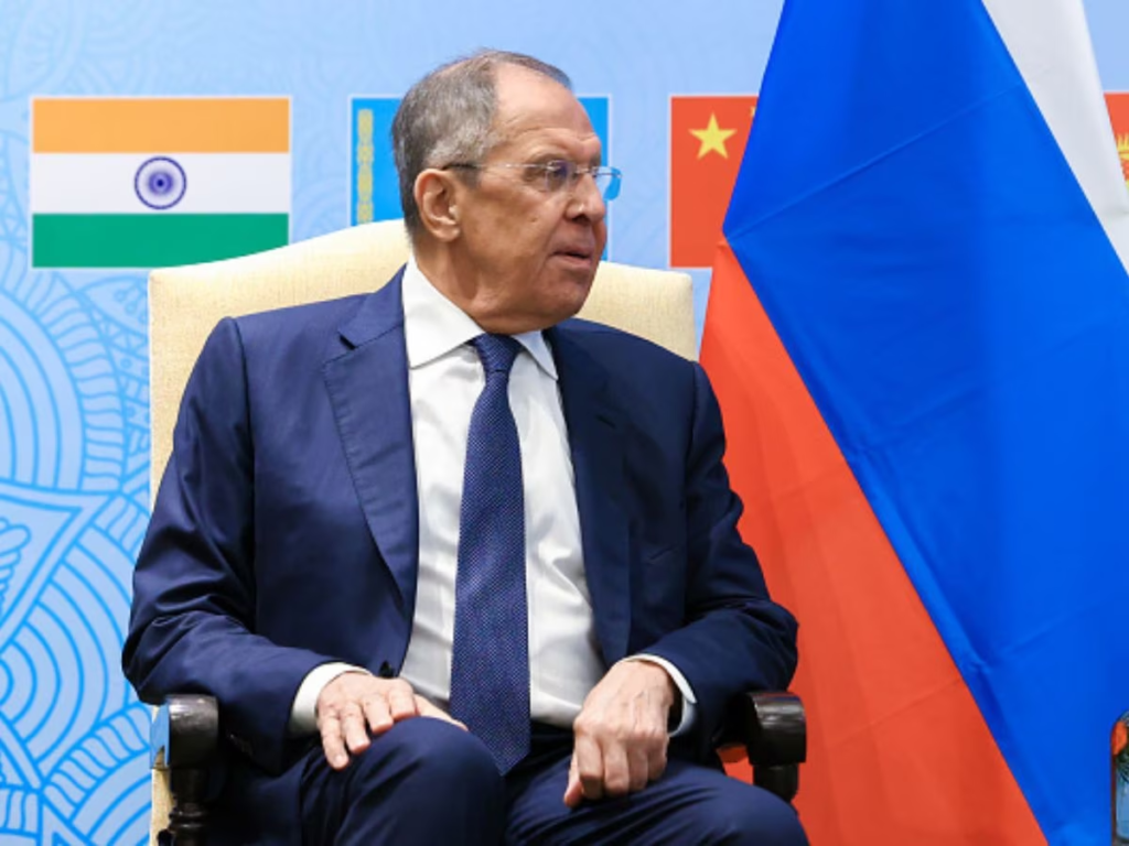 Russian Foreign Minister Sergey Lavrov has addressed the suspension of bilateral trade talks between India and Russia, saying that Russia has accumulated billions of rupees in Indian bank accounts but needs to transfer the money to another currency. This statement comes after India failed to convince Russia to keep rupees in its coffers.