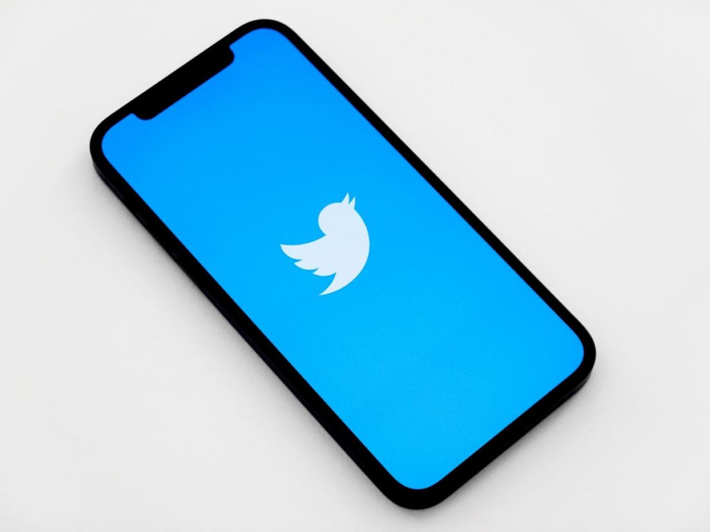 Twitter has announced upcoming features, including picture-in-picture mode and seek buttons, to enhance video playback on the platform. Elon Musk confirms the imminent introduction of these features, providing users with a seamless video viewing experience while scrolling.