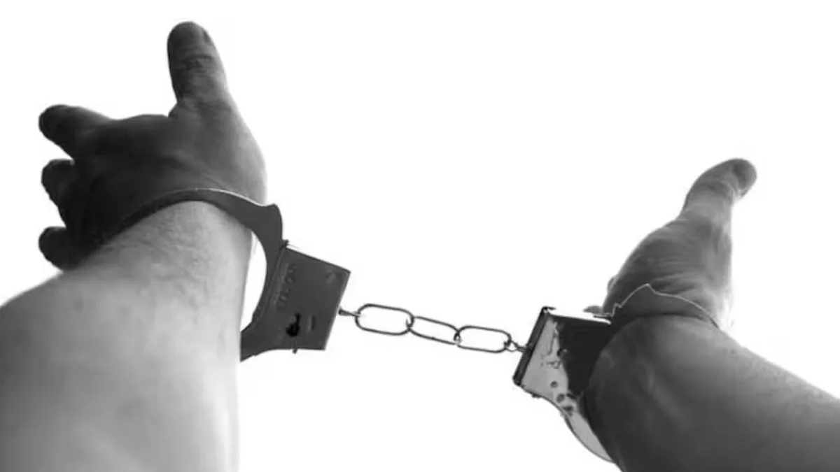 A 28-year-old man was taken into custody in Mumbai after allegedly attempting to strangle his girlfriend and assaulting her when she refused to engage in intimacy with him at a public location. The incident occurred in Bandra, and the woman, who sustained severe injuries, is now in stable condition. The accused has been booked for attempted murder.