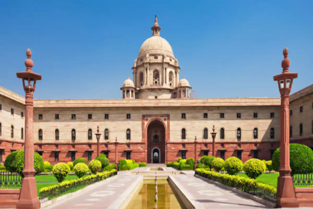 Starting from June 1, common people can now visit the Rashtrapati Bhavan in Delhi for six days a week, except on Mondays and Gazetted Holidays. Learn about the registration process, the different visiting circuits, and exceptions for children. Discover how you can plan your visit to the historic President's House.

