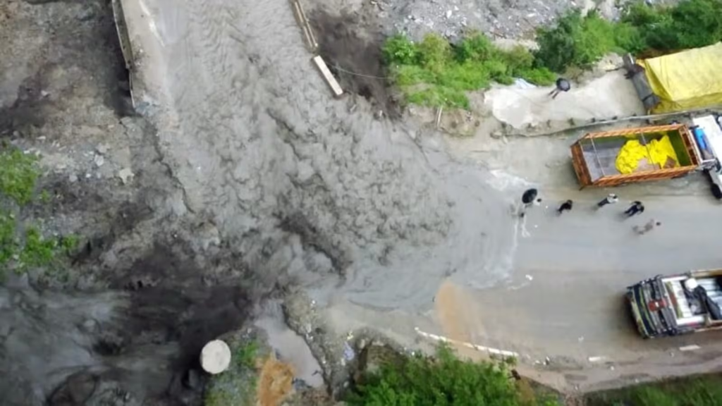  Incessant heavy rainfall in Himachal Pradesh has led to a flash flood and landslide in Bagi, Mandi, causing widespread damage in various parts of the district. Houses have been damaged, vehicles swept away, and roads blocked. Get the latest updates on the situation in Himachal Pradesh.