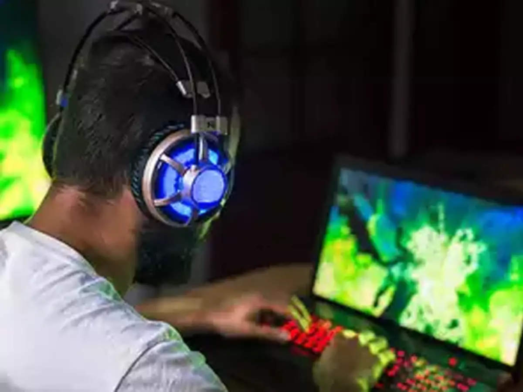 Skill-based fantasy gaming is rapidly gaining traction in India, bridging the gap between casual and professional gaming. Explore how it enhances strategic abilities, broadens social circles, and blurs the lines between casual and competitive gaming.

