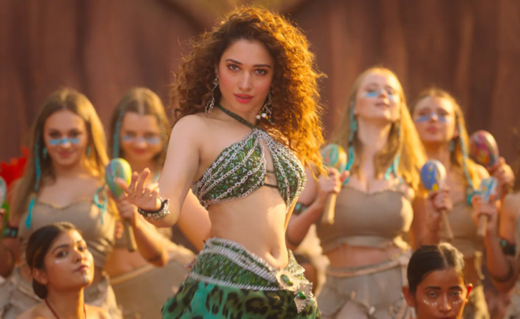  Anjana Chandran's dance video to Tamannaah Bhatia's song 'Kaavaala' from the film 'Jailer' has gone viral on social media. The video shows Chandran dancing in her living room, dressed in a purple lehenga. She has perfectly copied Bhatia's hook step, and her facial expressions are in sync with the music. The video has been viewed over 1 million times on Instagram, and it has received thousands of comments from impressed viewers.