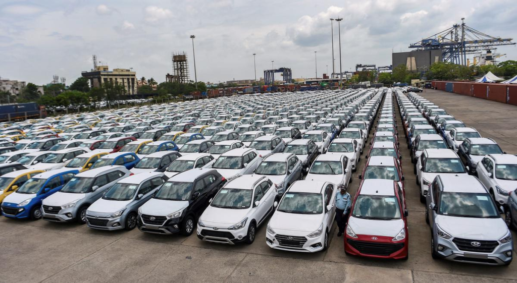 India's auto retail sales saw a 10% annual growth in July, driven by robust sales across passenger vehicles, two-wheelers, and commercial vehicles. Passenger vehicle sales rose 4% to 2.84 lakh units, while two-wheeler sales grew 8% to 12.28 lakh units. Commercial vehicle sales rose 2% to 73,065 units.