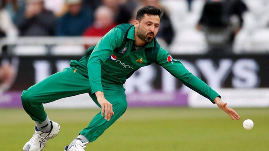 "Former pacer Junaid Khan highlights Babar Azam's captaincy flaws, emphasizing the need for aggression and quick learning in leadership."
