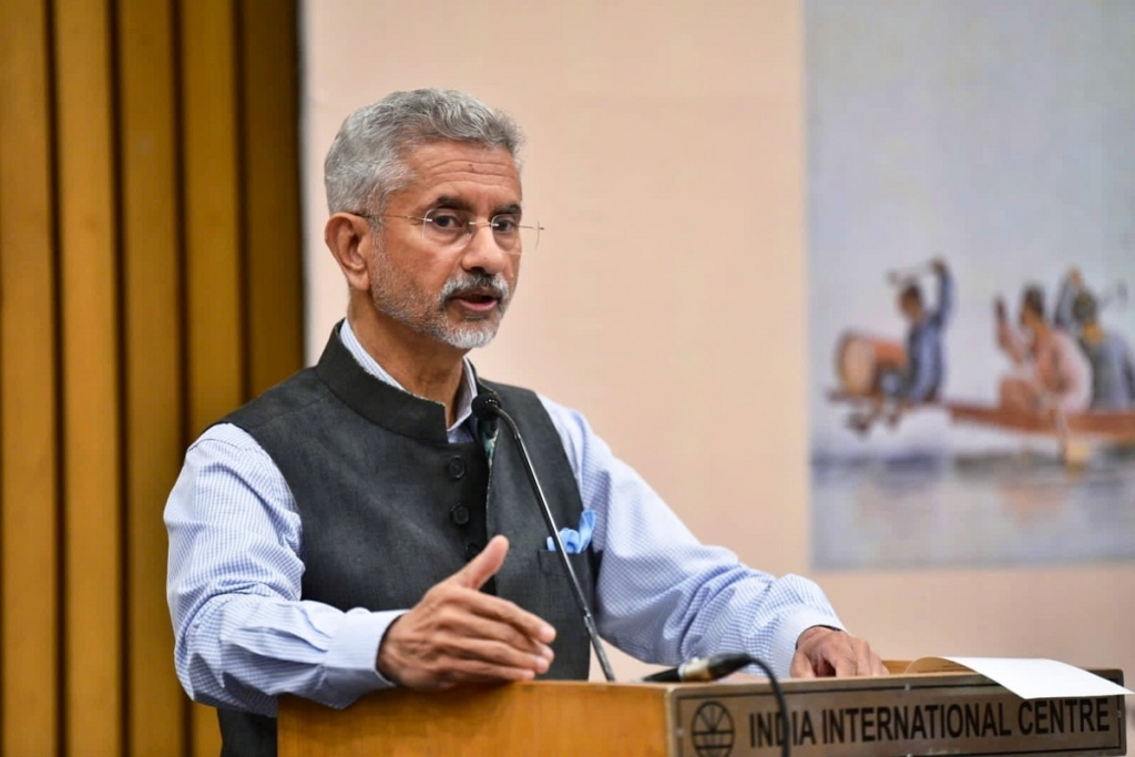 India's External Affairs Minister, S. Jaishankar, has emphasized the strategic importance of the Chabahar Port project for regional connectivity and trade. Despite warnings of potential US sanctions, Jaishankar believes the deal with Iran will greatly benefit the entire region, enhancing trade routes and fostering economic ties. This development underscores India's commitment to the project amidst global geopolitical tensions.

