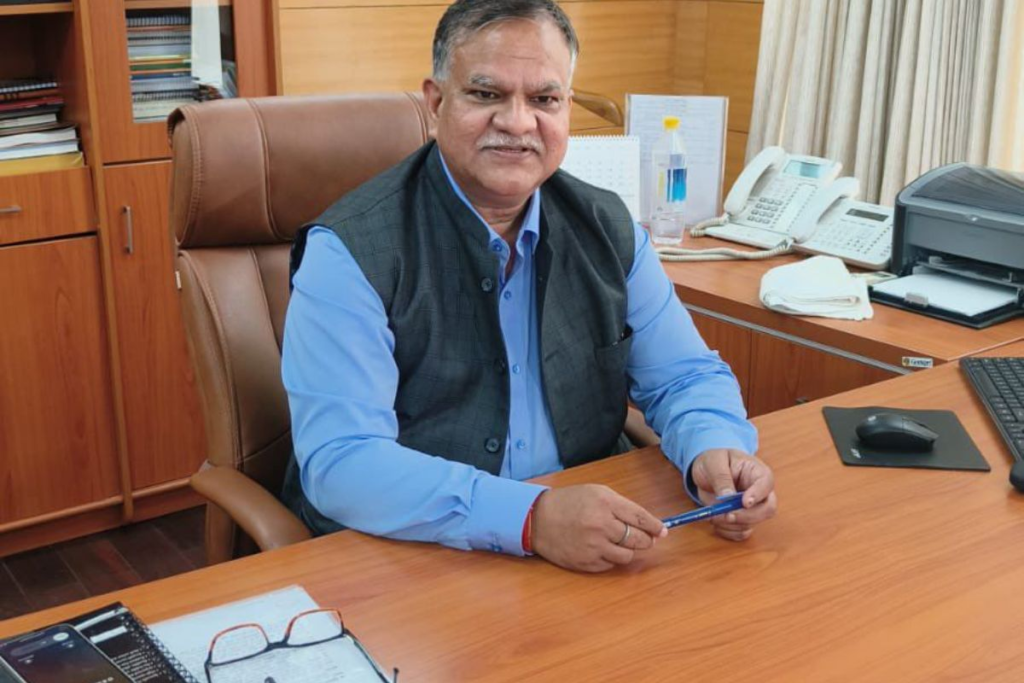 Manoj Kumar Singh, known for his close association with CM Yogi Adityanath, has been appointed as the new chief secretary of Uttar Pradesh, marking a significant administrative move in the state's governance.





