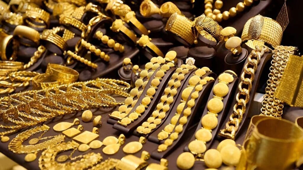 Get the latest gold rates for 18K, 22K, and 24K gold on 19 December. Check prices in major Indian cities to stay informed for your investments.