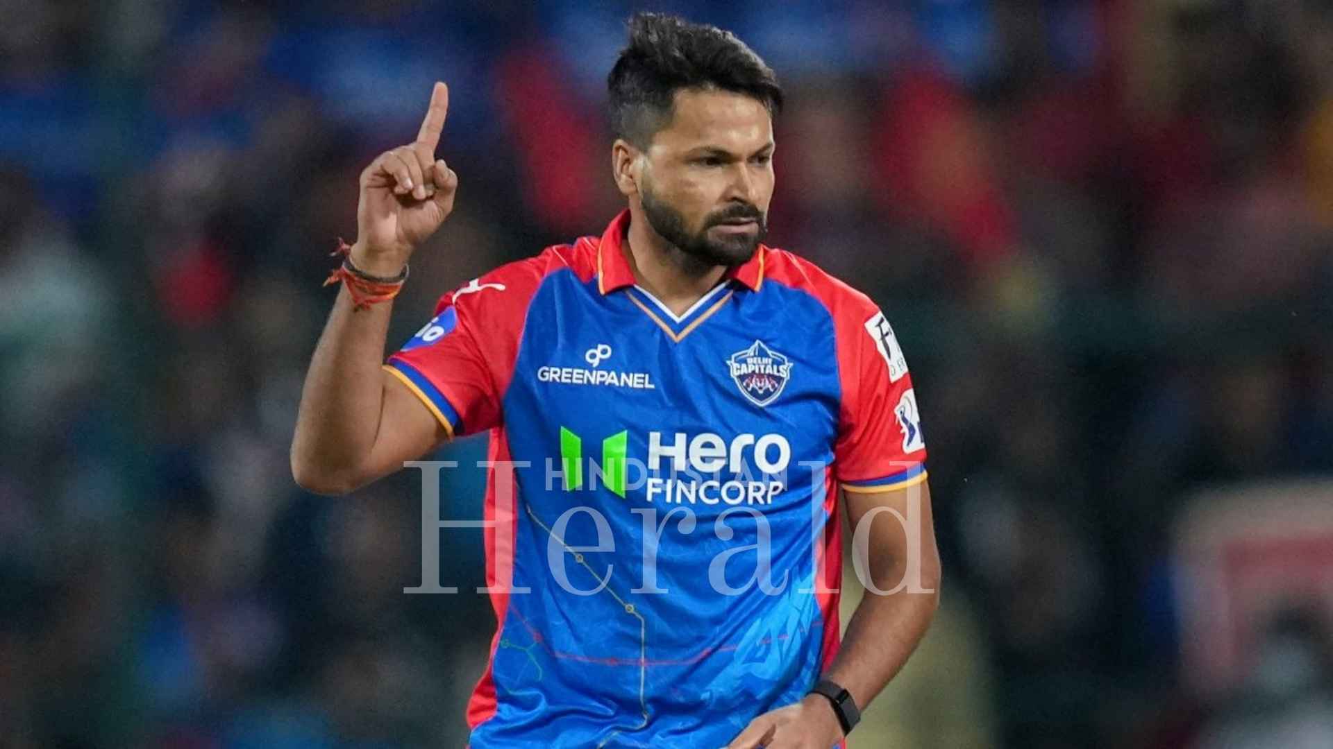 Mukesh Kumar Powers Delhi Capitals with Gritty Performances in IPL 2025 | April Update