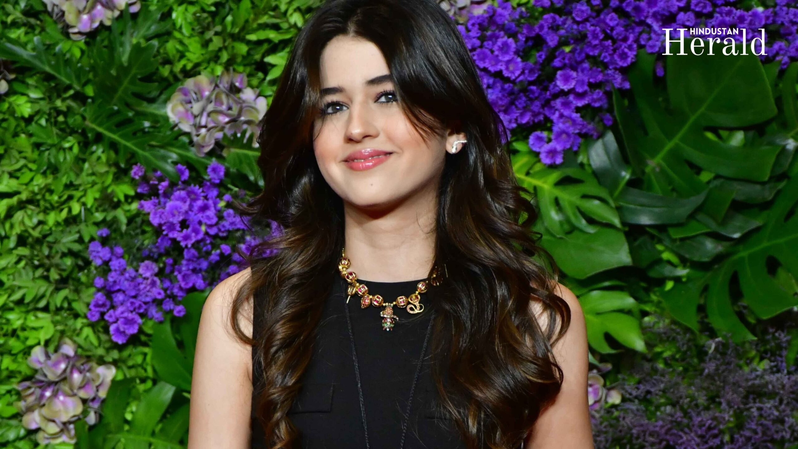 Naomika Saran, daughter of Rinke Khanna, stole the spotlight at Maddock Films’ bash. She’s reportedly making her acting debut with Agastya Nanda this year.