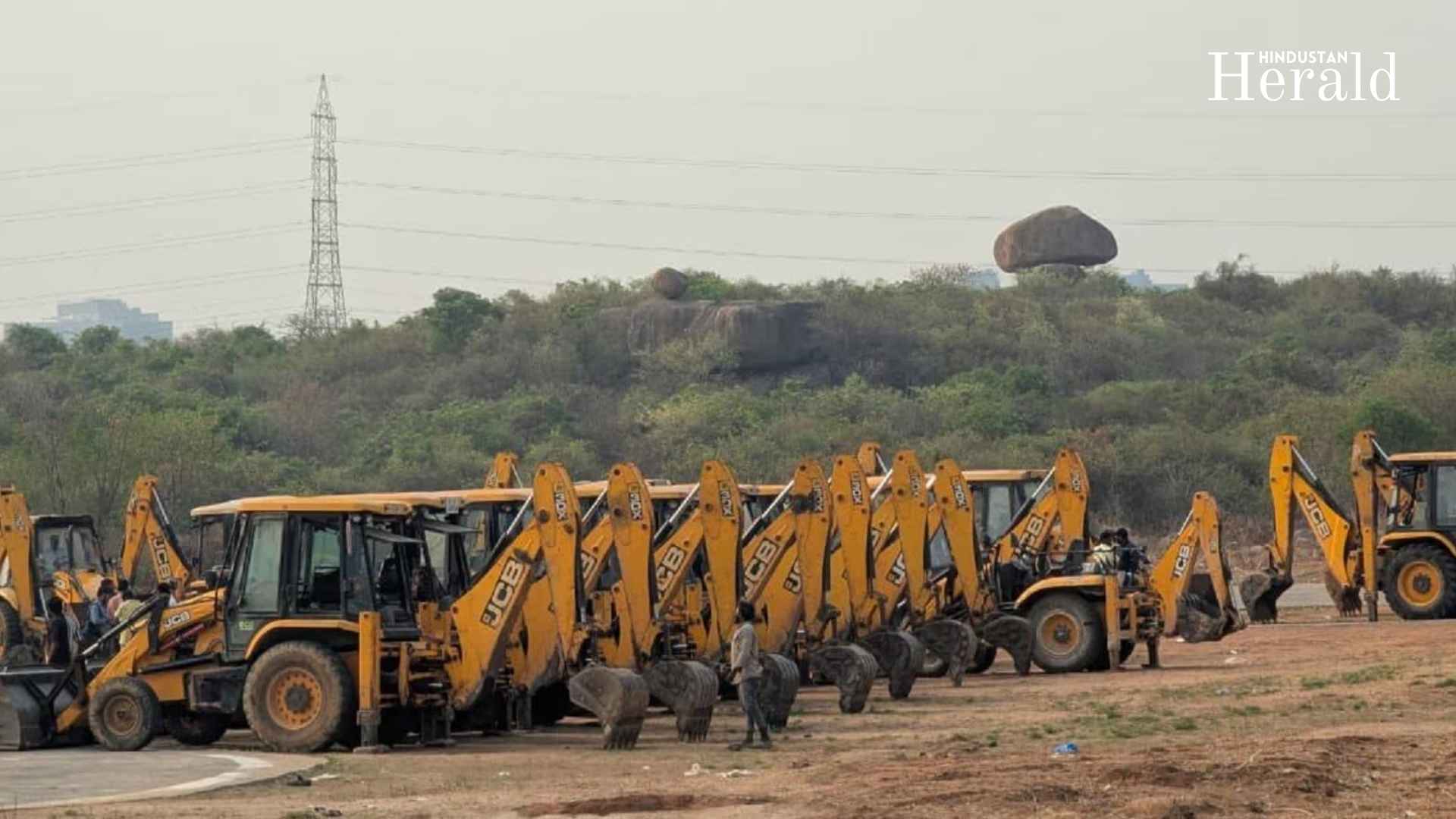 Supreme Court Halts Tree Felling at Kancha Gachibowli, Orders Telangana Govt to Submit Status Report Today