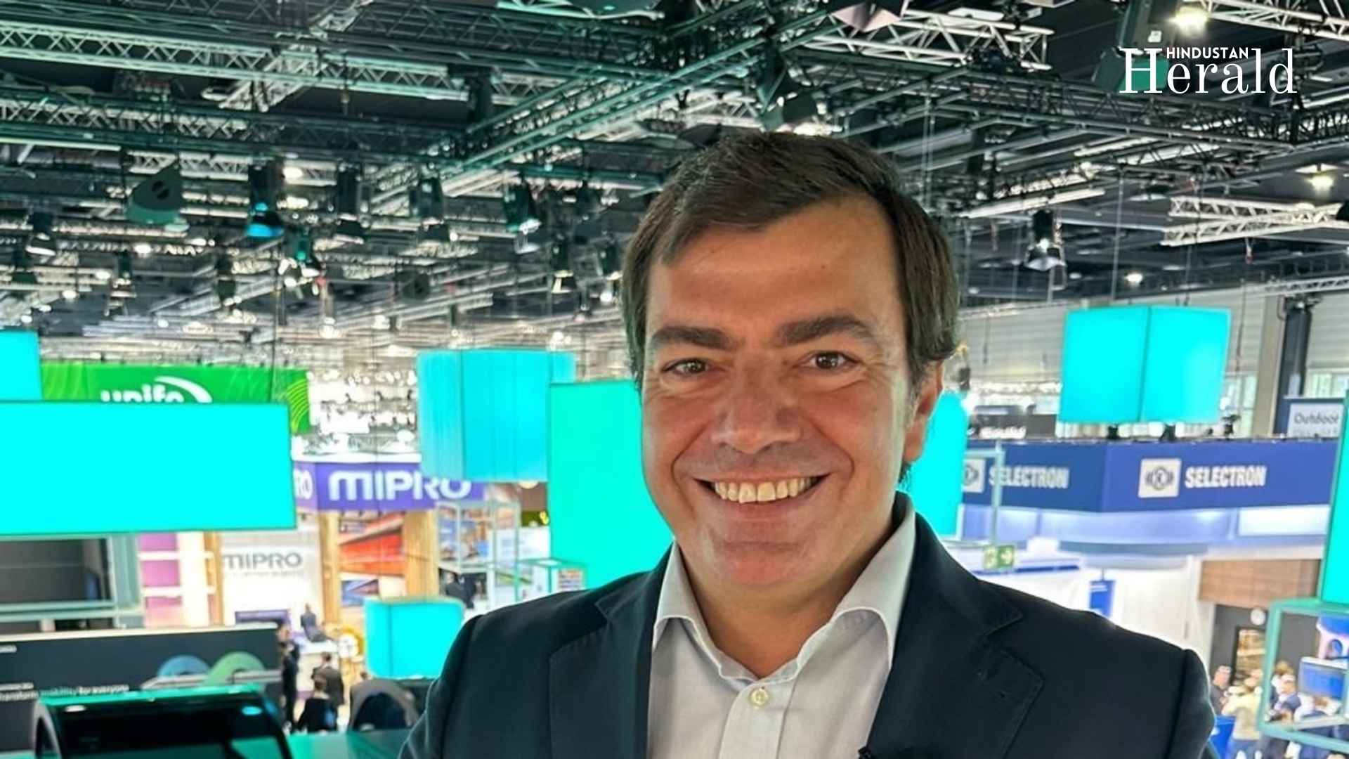Agustin Escobar helicopter crash, Siemens Spain CEO, Hudson River crash victims, New York helicopter accident, Siemens executive dies, Escobar family helicopter tragedy